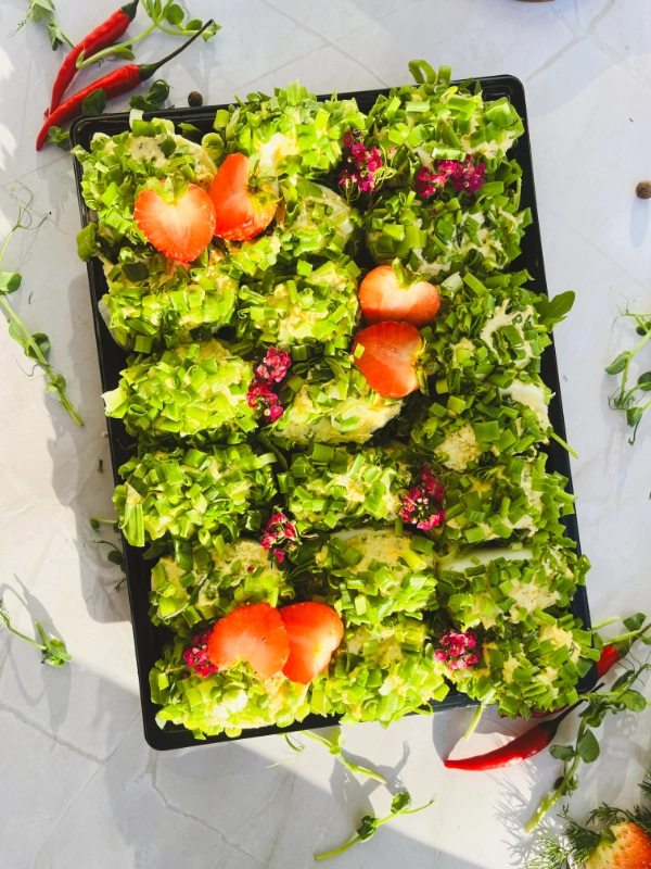 Jaja faszerowane pastą jajeczną z łososiem