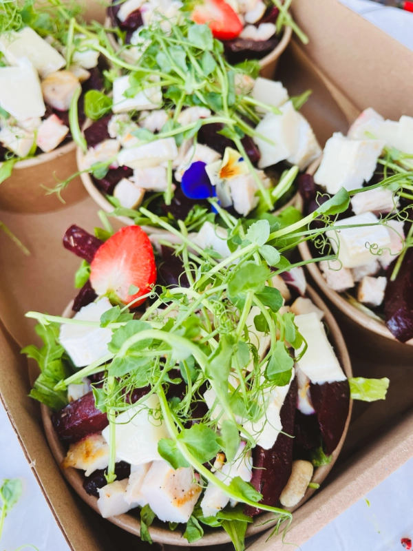 BOX sałatek z pieczonym burakiem wege - obrazek 3